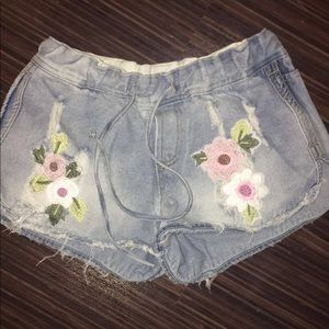 Sadie & Sage denim embroidered shorts